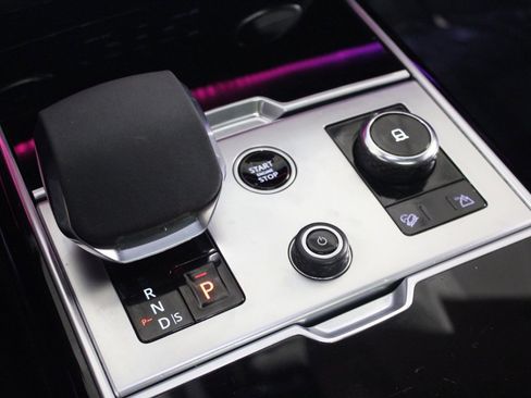 Used 2023 Land Rover Range Rover SE image 32