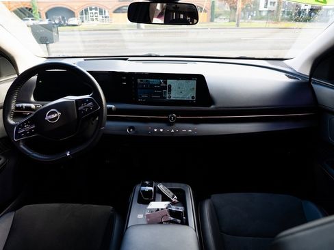 Used 2024 Nissan Ariya AWD image 8