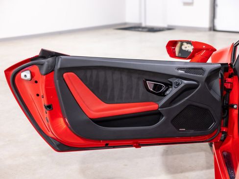 Used 2017 Lamborghini Huracan LP 610-4 image 29