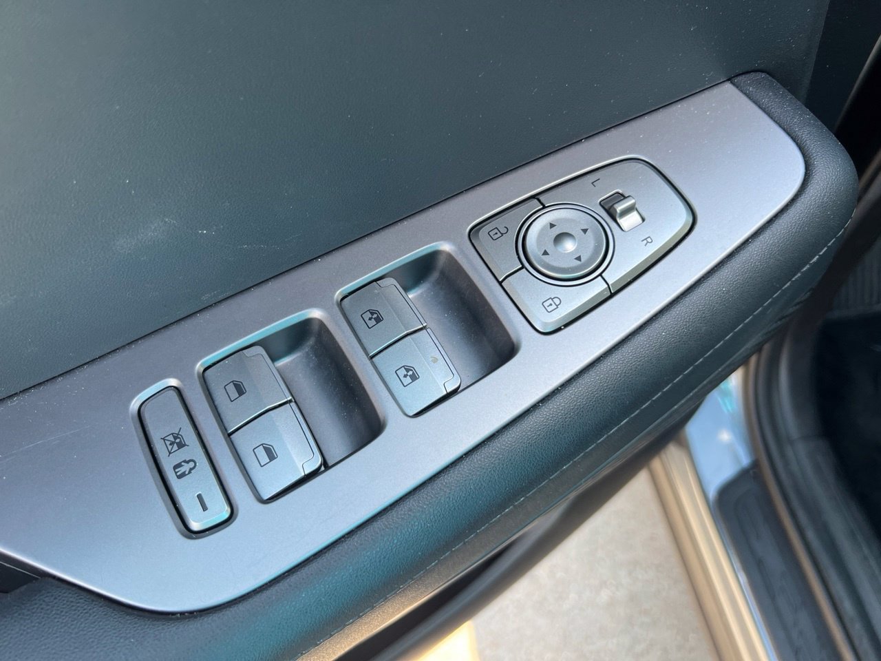 Used 2025 Hyundai Palisade SEL FWD image 12