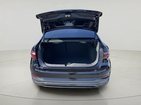 Used 2023 Volkswagen Jetta SE w/ Panoramic Sunroof Package FWD image 9