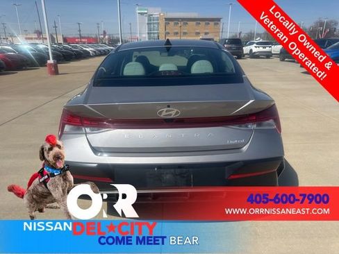 Used 2025 Hyundai Elantra Limited FWD image 4