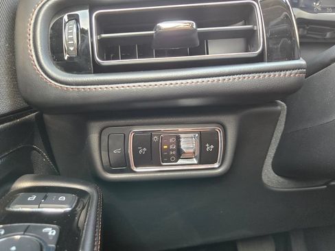 Used 2024 Lincoln Aviator Reserve AWD/4WD image 46