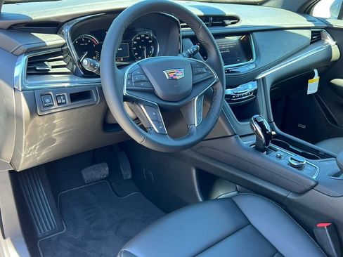 New 2026 Cadillac XT5 Luxury w/ LPO, Floor Liner Package AWD/4WD image 17