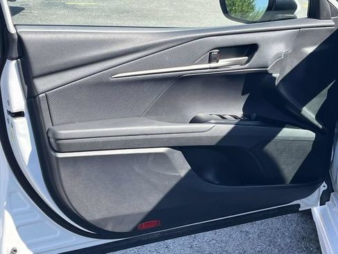Used 2025 Toyota Camry SE FWD image 14