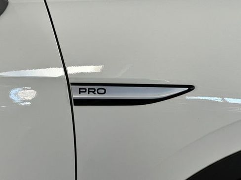 Certified 2023 Volkswagen ID.4 Pro image 35