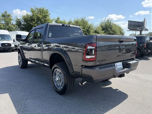 Used 2024 RAM 2500 Big Horn w/ Night Edition AWD/4WD image 5