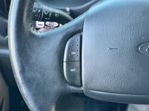 Used 1999 Ford E-250 and Econoline 250 image 42