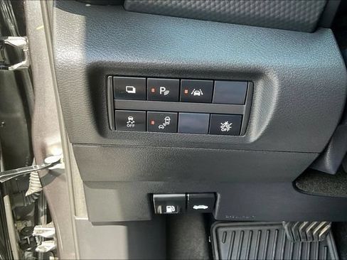 Used 2025 Nissan Kicks Play S FWD image 14
