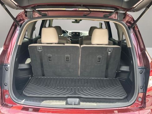 Used 2021 Honda Pilot Touring image 5