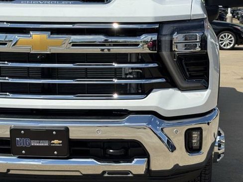 New 2026 Chevrolet Silverado 3500 LTZ w/ LTZ Texas Edition AWD/4WD image 9