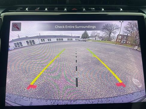 Used 2023 Jeep Grand Cherokee Limited w/ Black Appearance Package image 28