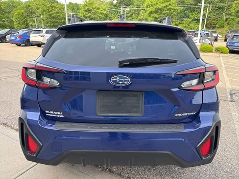 Used 2024 Subaru Crosstrek 2.0i Premium AWD/4WD image 3