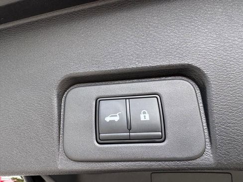 Certified 2026 Nissan Rogue SL FWD image 11
