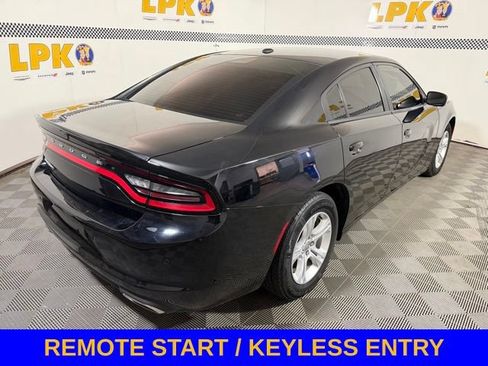 Used 2021 Dodge Charger SXT RWD image 3
