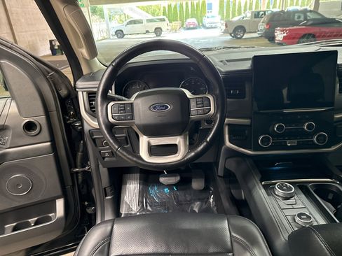 Used 2024 Ford Expedition XLT AWD/4WD image 24