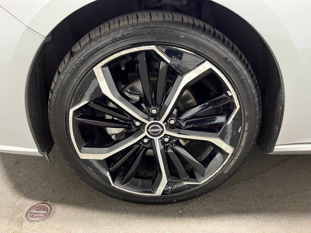 Used 2024 Nissan Altima 2.5 SR FWD image 26
