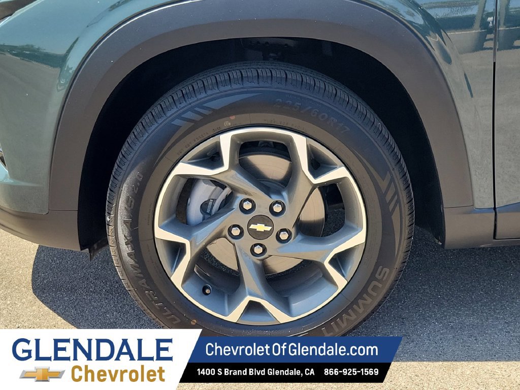 Used 2025 Chevrolet Trax LT FWD image 18