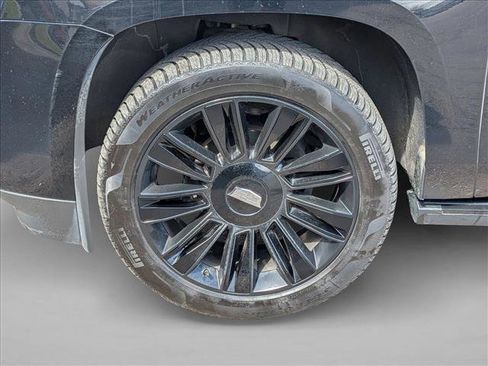 Used 2015 Cadillac Escalade Platinum image 9