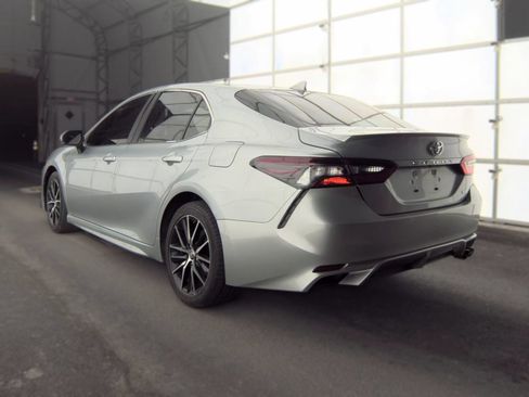 Used 2023 Toyota Camry SE FWD image 6