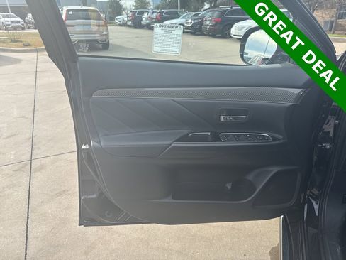 Used 2019 Mitsubishi Outlander SEL image 14