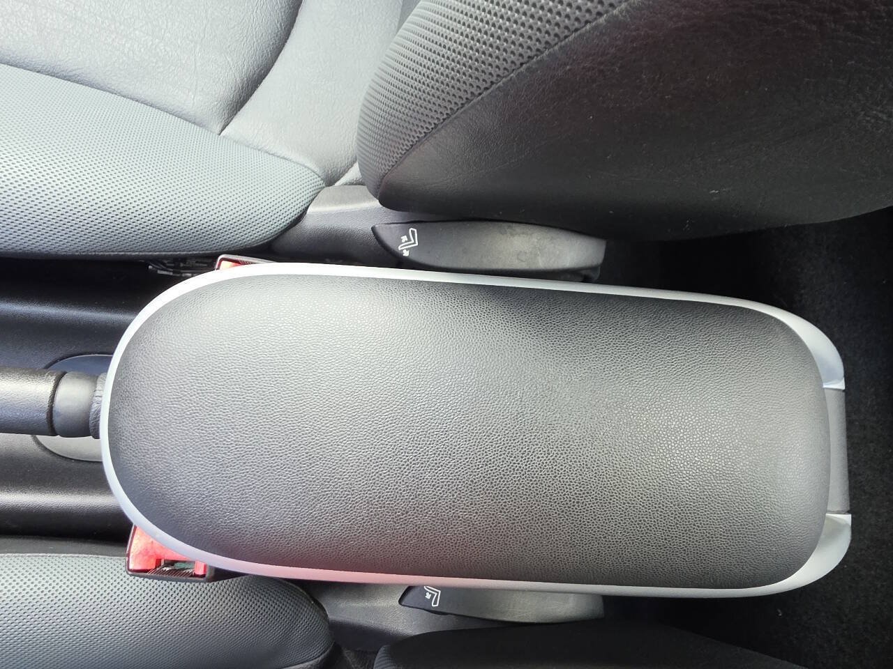 Used 2010 MINI Cooper Hardtop w/ Premium Pkg FWD image 14