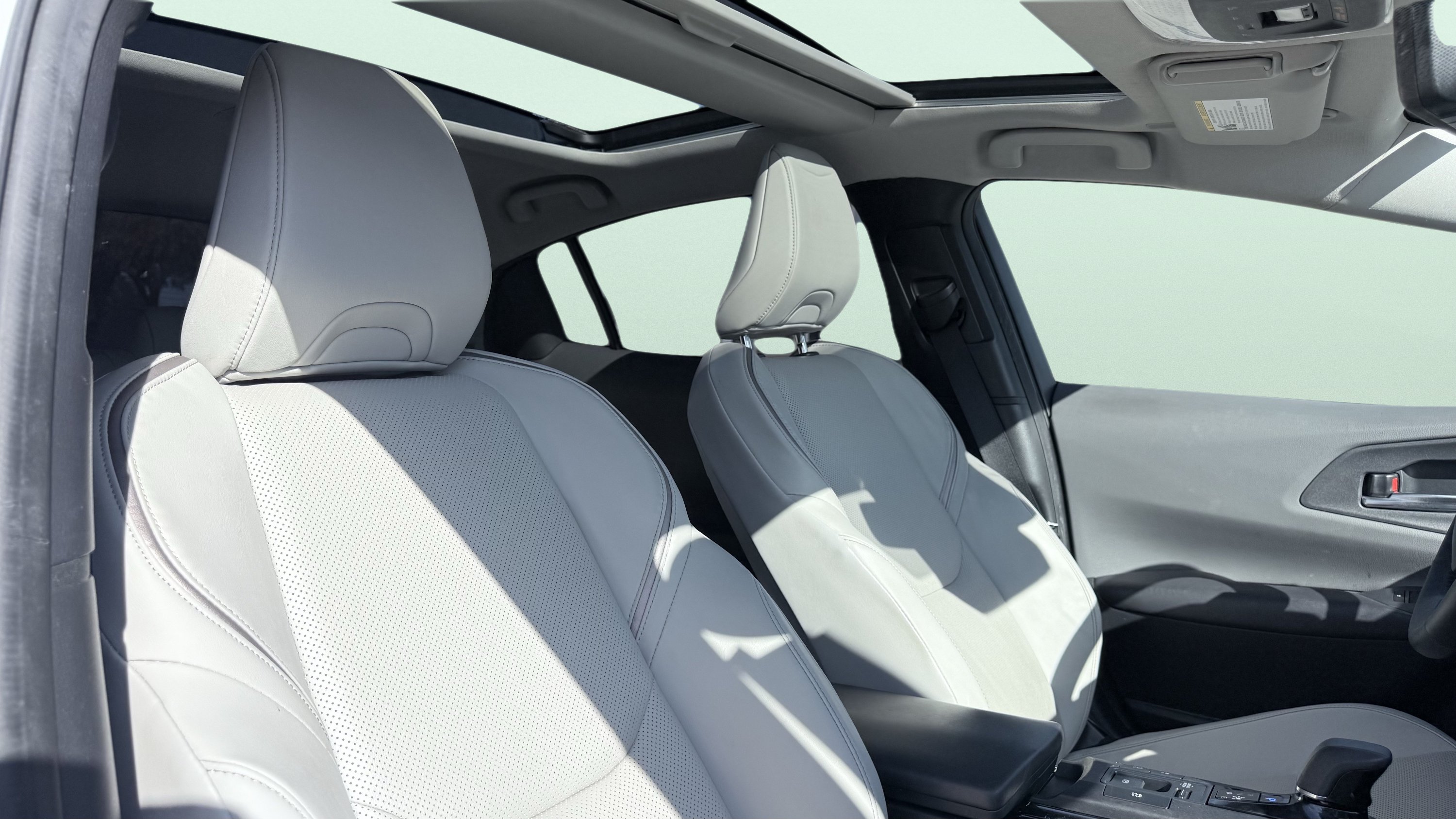 Used 2023 Toyota Prius Limited w/ Limited Premium Package AWD/4WD image 40