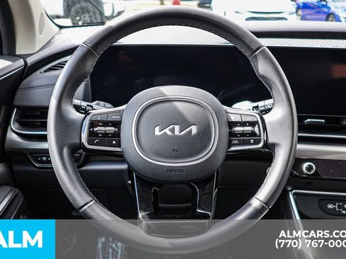 Used 2025 Kia Carnival SX w/ SX Dark Edition Package FWD image 33