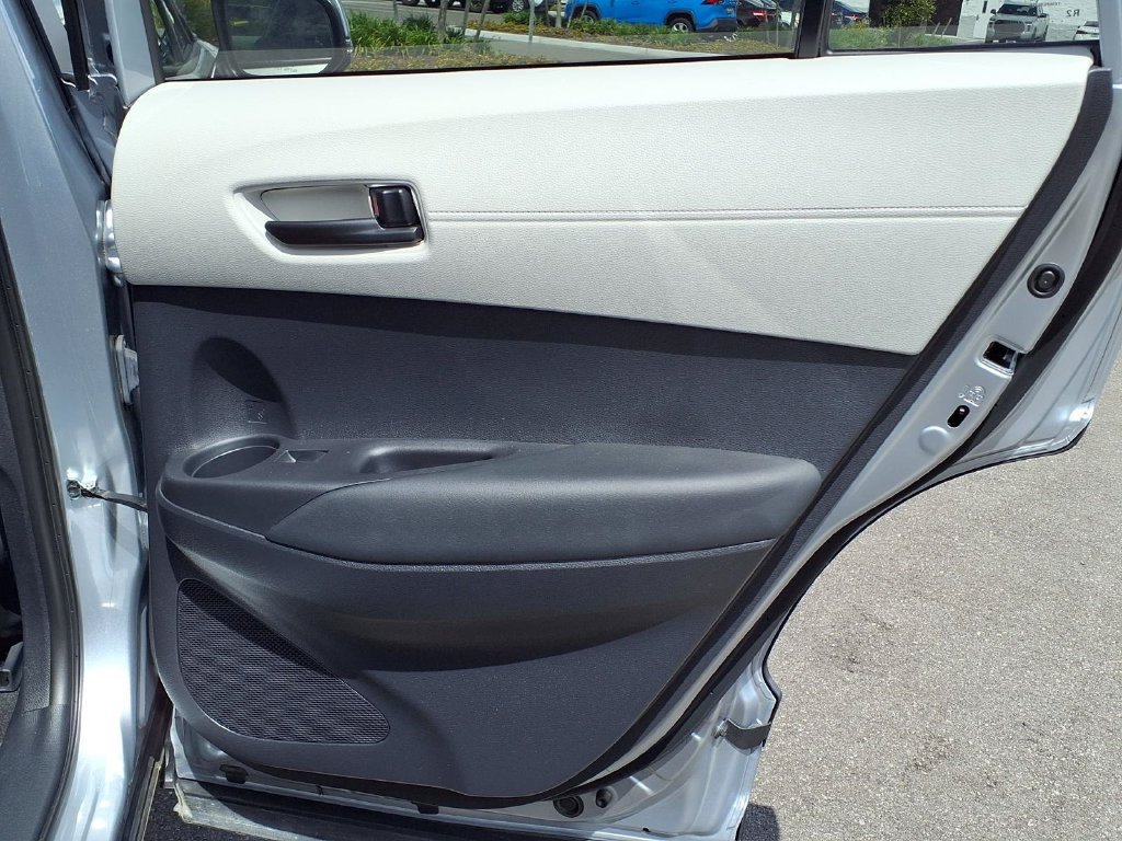Used 2024 Toyota Corolla Cross LE FWD image 15