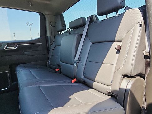 Used 2025 GMC Sierra 1500 SLT image 19