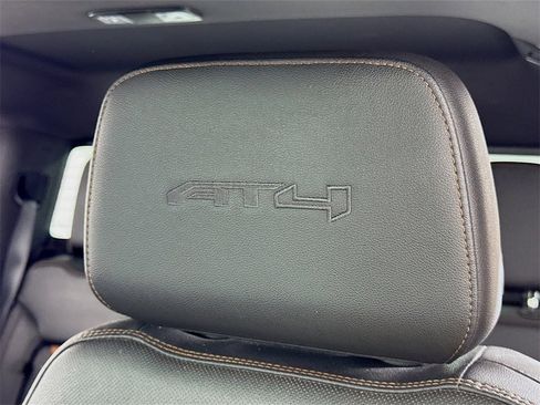 Used 2019 GMC Sierra 1500 AT4 w/ Off Road Performance Package image 18