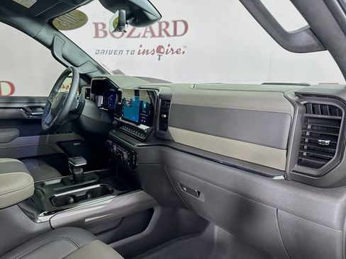 Used 2025 Chevrolet Silverado 1500 ZR2 w/ Technology Package image 34