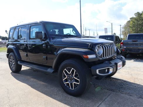 New 2025 Jeep Wrangler Sahara image 9