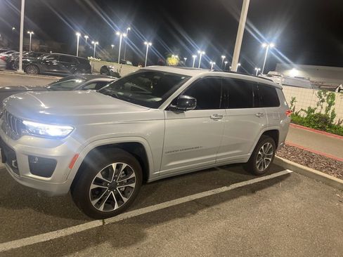 Used 2022 Jeep Grand Cherokee L Overland image 3