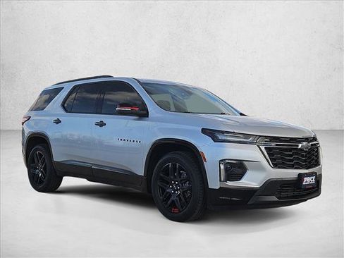 Used 2022 Chevrolet Traverse Premier w/ Redline Edition AWD/4WD image 3