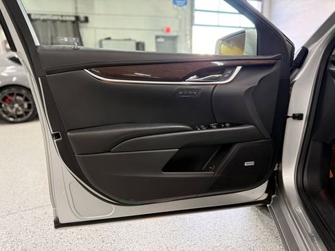 Used 2017 Cadillac XTS Luxury w/ Driver Awareness Package FWD image 9