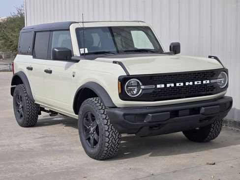 New 2025 Ford Bronco Big Bend AWD/4WD image 2