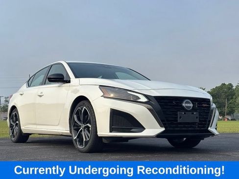 Used 2024 Nissan Altima 2.5 SR FWD image 1