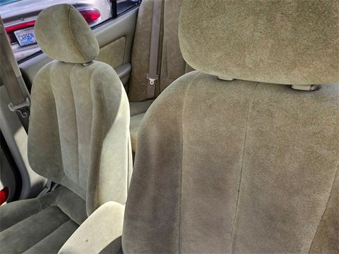 Used 2003 Hyundai Elantra GLS image 8