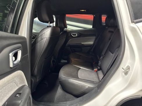 Used 2024 Jeep Compass Latitude w/ Altitude Special Edition AWD/4WD image 13