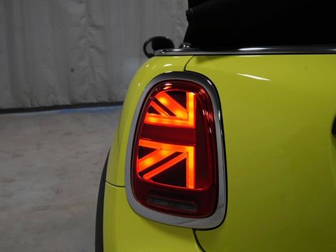 Certified 2023 MINI Cooper S FWD image 27