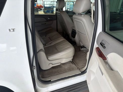 Used 2012 Chevrolet Suburban LT w/ Luxury Package RWD image 12