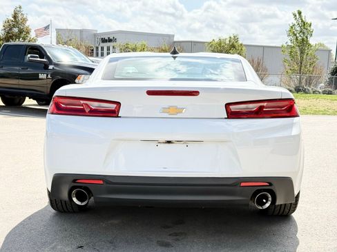 Used 2017 Chevrolet Camaro LT RWD image 10