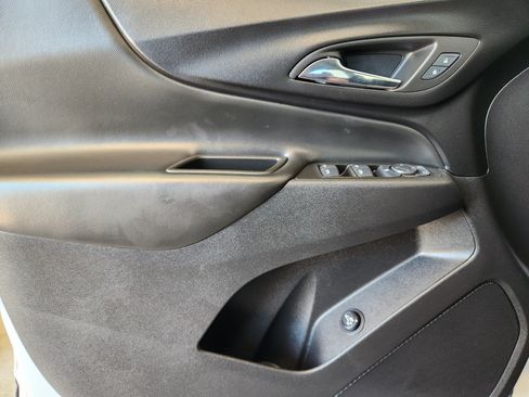 Certified 2024 Chevrolet Equinox LT FWD image 24