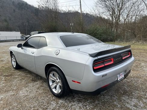 Used 2023 Dodge Challenger SXT image 5