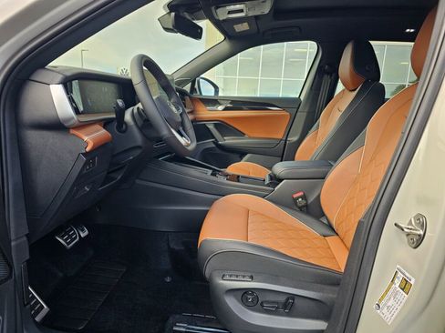 New 2026 Volkswagen Tiguan SEL R-Line AWD/4WD image 10