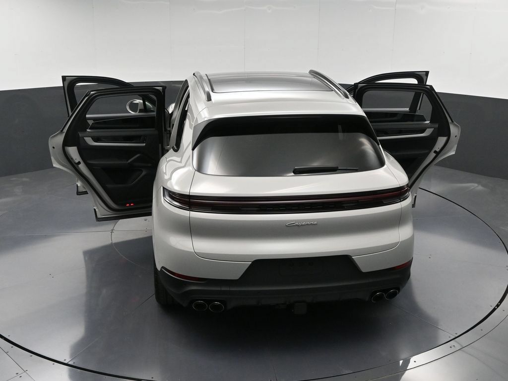 Certified 2026 Porsche Cayenne E-Hybrid AWD/4WD image 36