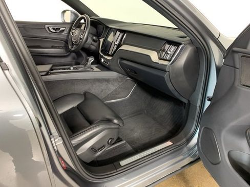 Used 2019 Volvo XC60 T5 Inscription w/ Protection Package Premier image 23