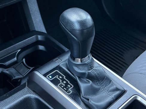 Certified 2023 Toyota Tacoma SR5 AWD/4WD image 20