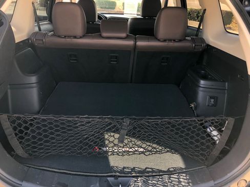 Used 2018 Mitsubishi Outlander SEL image 22